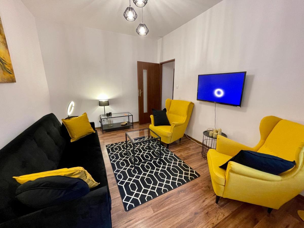 Diamond Metro Wifi 300 Mbs 70'Tv Netflix Hbo Appletv+ Apartment Warsaw Exterior photo