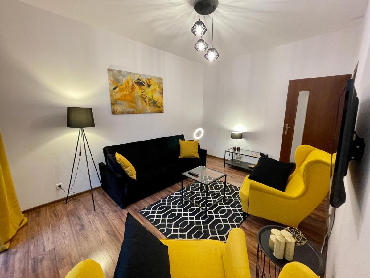 Diamond Metro Wifi 300 Mbs 70'Tv Netflix Hbo Appletv+ Apartment Warsaw Exterior photo