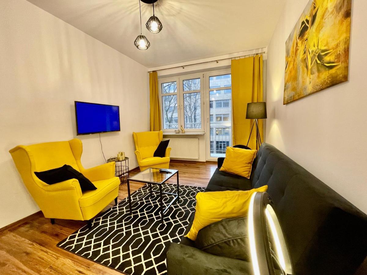 Diamond Metro Wifi 300 Mbs 70'Tv Netflix Hbo Appletv+ Apartment Warsaw Exterior photo